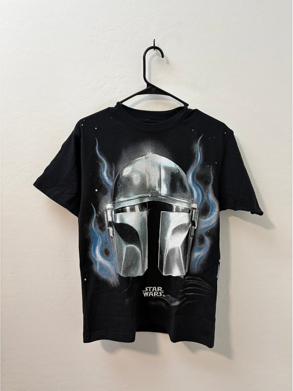 New Star Wars Mandalorian Helmet T-Shirt front and back vintage style - Medium
